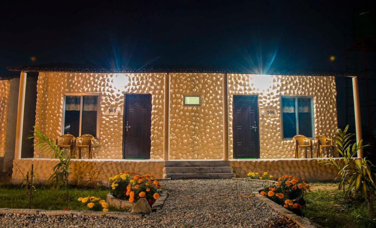 Hotel Tiger Tops Саураха Екстер'єр фото
